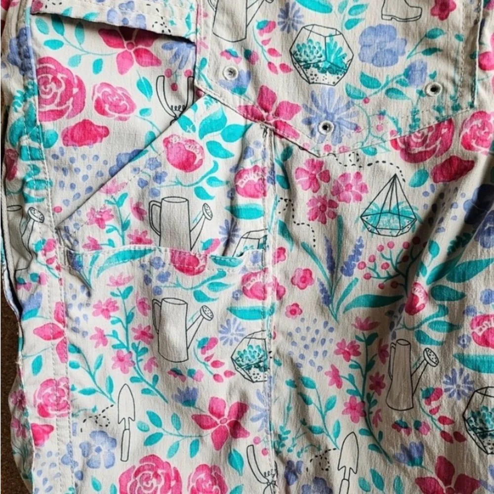 Duluth Trading Heirloom Gardening Floral Garden Print Short Overalls Shorts L - Picture 8 of 8